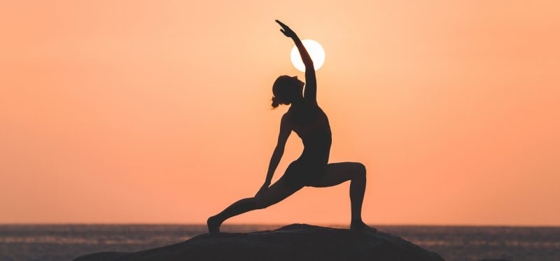 5 động tác yoga cơ bản