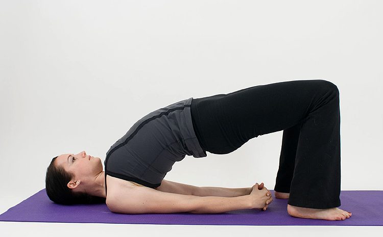 5 động tác yoga cơ bản
