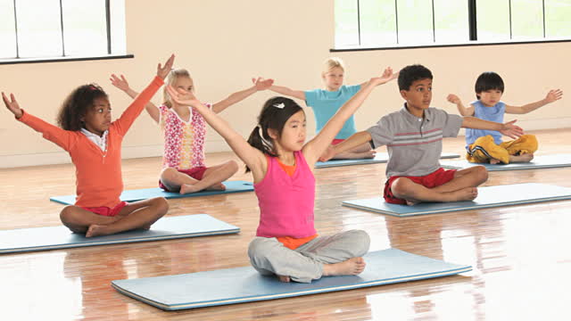 Lợi ích trẻ em tập yoga