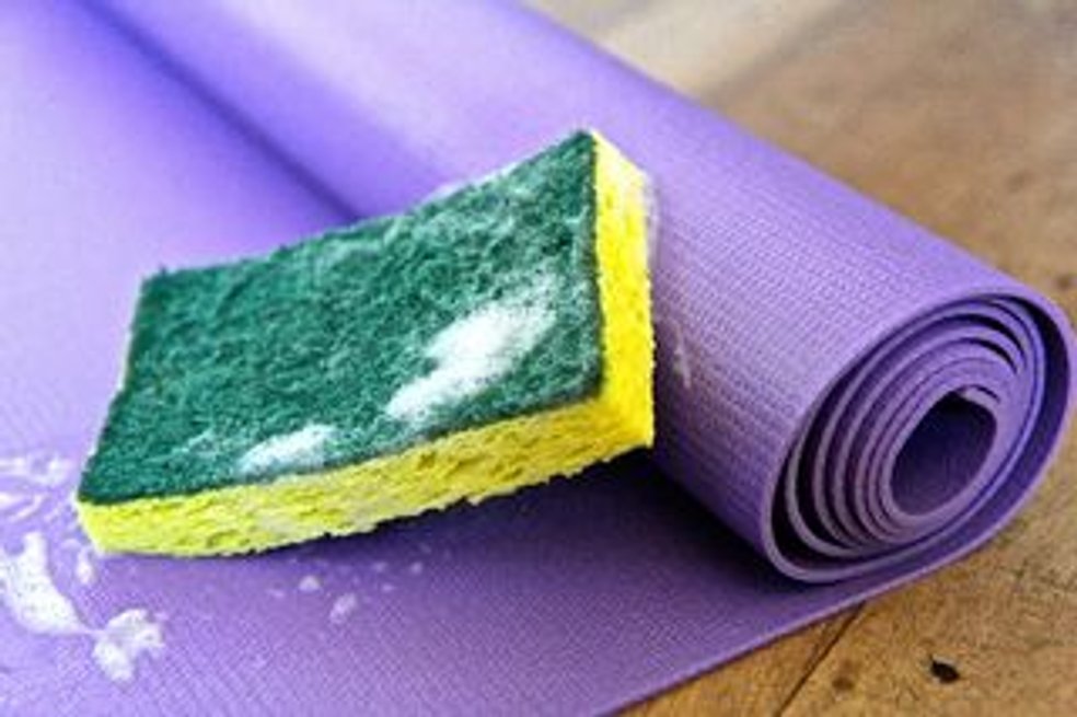 hướng dẫn giặt thảm tập yoga