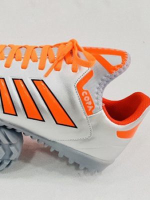 Giày bóng đá nhân tạo Copa màu bạc