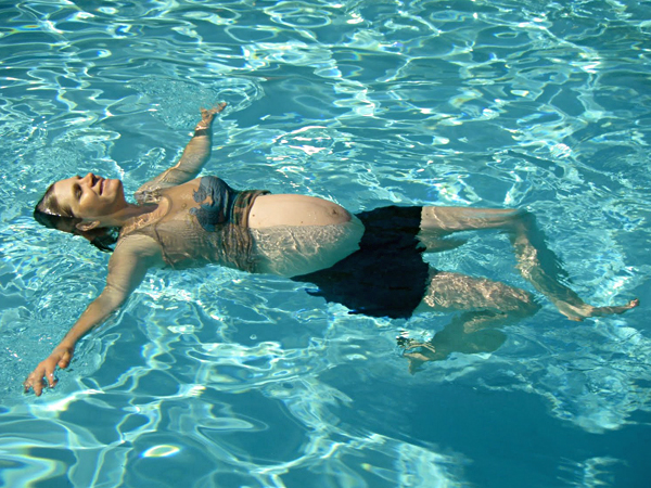 lợi ích của việc bơi lội với phụ nữ mang thai