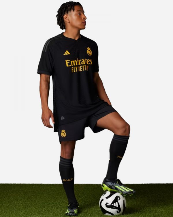 Áo real madrid sân khách mẫu ba 2023